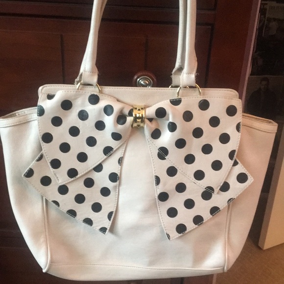 Betsey Johnson Handbags - Betsey Johnson tote bag